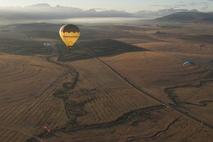 Ballon �ber dem Berg-River Tal in den Winelands von Paarl